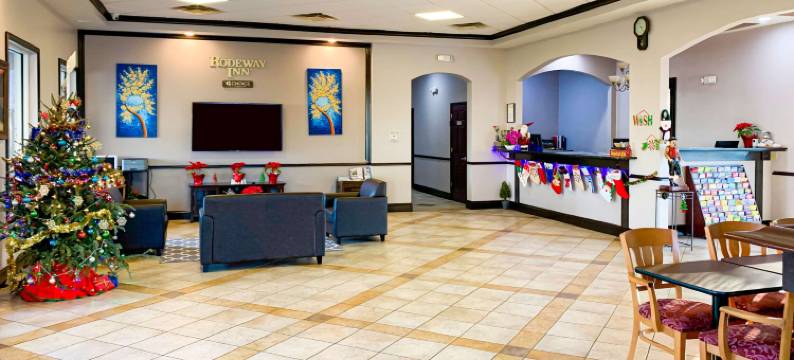 太阳城中心罗德威旅馆(Rodeway Inn Sun City Center)图片