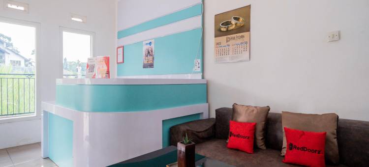 红门酒店@奥玛库宾馆巴图(RedDoorz at Omahku Guest House Batu)图片