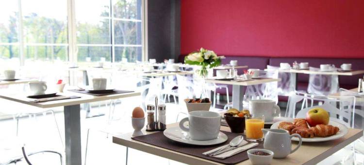 瓦讷-泰克斯布里特酒店(Brit Hotel Vannes - Theix Golfe du Morbihan)图片