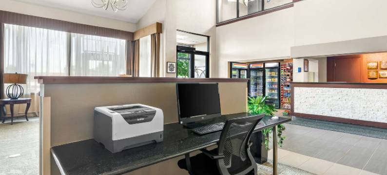 西方唐恩贝斯特韦斯特套房酒店(Best Western West Towne Suites)图片