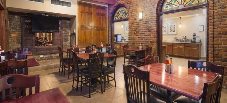 法国区地标贝斯特韦斯特优质酒店(Best Western Plus French Quarter Courtyard Hotel)图片