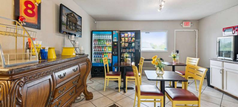 米尔伯里-托莱多温德姆速8酒店(Super 8 by Wyndham Millbury/Toledo)图片