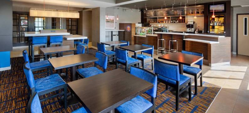 万豪大瀑布机场万怡酒店(Courtyard Grand Rapids Airport)图片