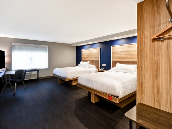 底特律斯特灵海茨Tru希尔顿酒店