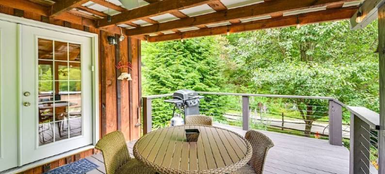 Relax in a Private Forest Escape with Hot Tub, Dogs Welcome图片