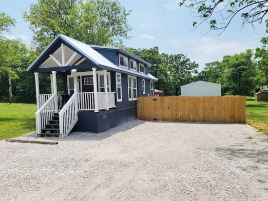 Tiny Getaway at Ten Killer