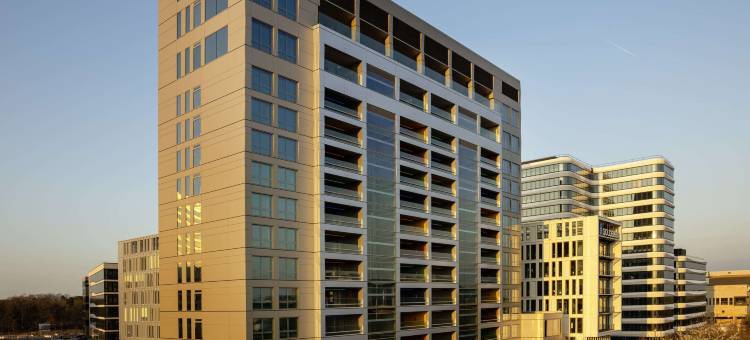 Bmine Frankfurt Airport图片