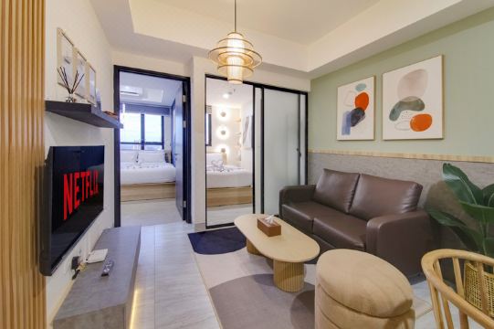 2BR Collins W/ Pool Hotel Overview