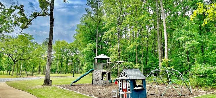 “Your Big Lake House” - Large Lakefront Home w Private Pool & Hot Tub-Sleeps 40!图片