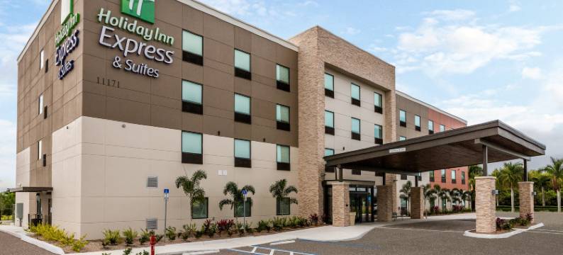 迈尔斯堡海滩-萨尼贝尔门户洲际智选假日套房酒店(Holiday Inn Express & Suites FT MYERS BEACH-SANIBEL GATEWAY by IHG)图片