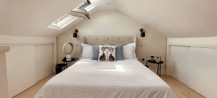 诺丁山联排别墅 - 可住5人/宠物可带/电视/无线网络(TownHouse by Notting Hill - Sleeps5 PetsOk Tv Wifi)图片