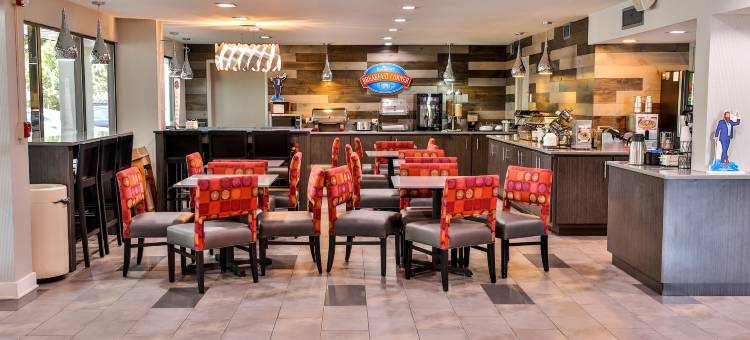 默夫里斯伯勒美吟酒店(Baymont by Wyndham Murfreesboro)图片