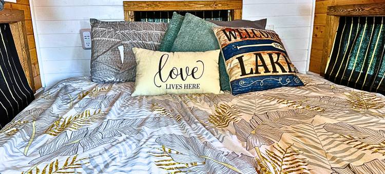 Glorious 2 Lake Eastland Glamping Tiny Town Egrets图片