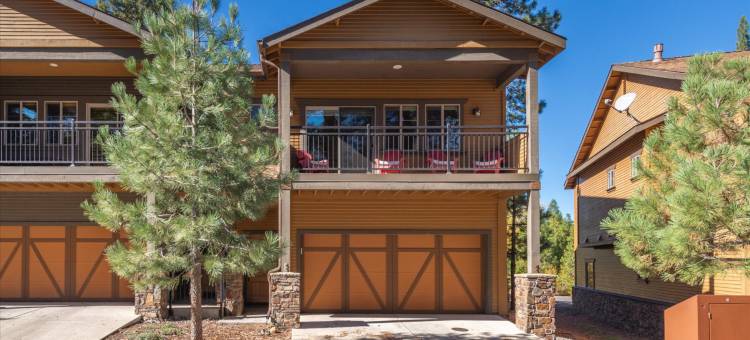 Charming Townhome with Balcony and Trails Access - Cozy Retreat图片