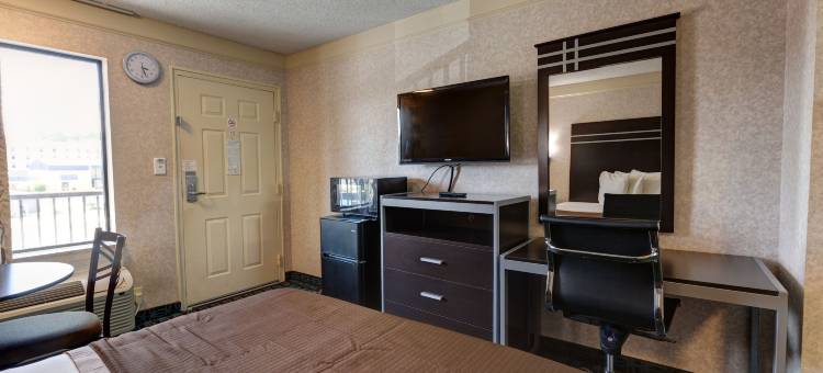 费耶特维尔华丽酒店(Deluxe Inn - Fayetteville I-95)图片