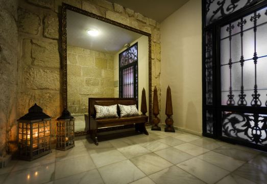 Luces de Catedral Hotel Overview