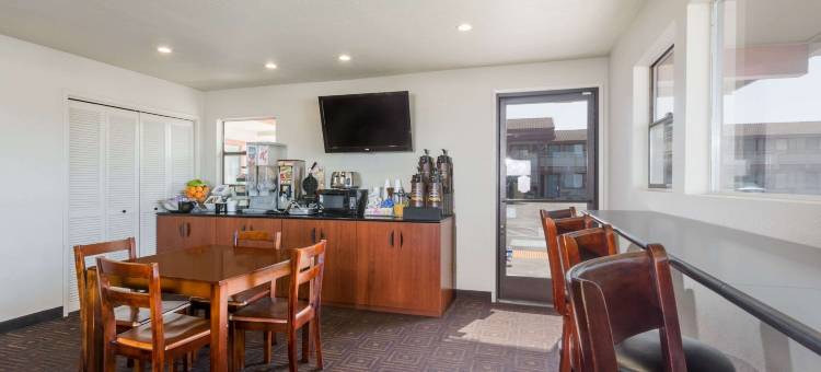 布拉格堡温德姆速8酒店(Super 8 by Wyndham Fort Bragg)图片