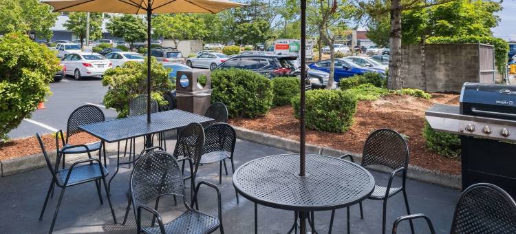 锡尔弗代尔班戈 - 基波特凯艺套房酒店(Quality Inn & Suites Silverdale Bangor-Keyport)图片