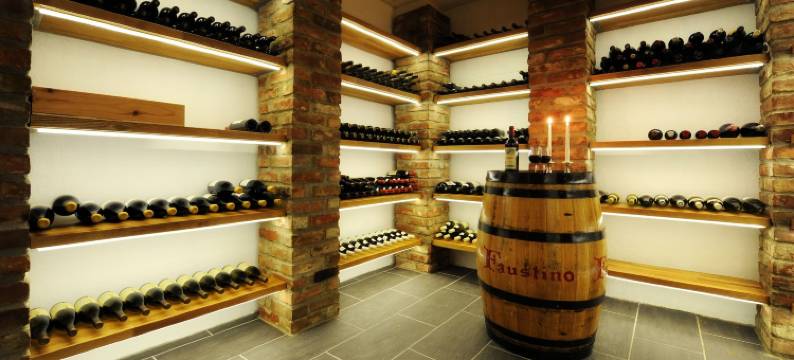 历史酒店(Nermo Hotel & Apartments)图片