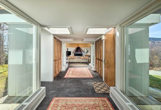 Pristine West Dover Home w/ Deck & Mountain Views! Hotel Overview