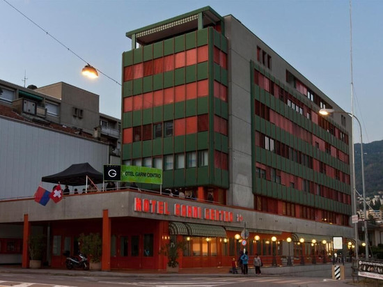 加尔尼中心酒店