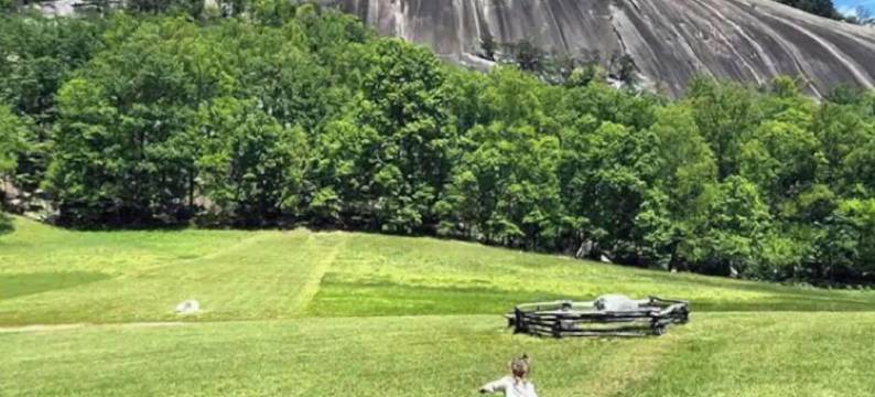 Mountain Views / Golf / Hot Tub / Cozy Cabin!图片