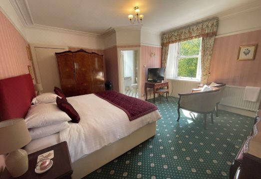 Ravenscourt House, Guest HouseHotel Overview