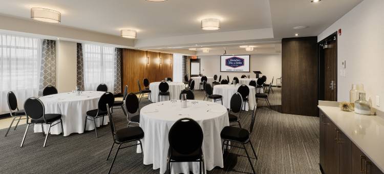 希尔顿欢朋套房酒店-魁北克市圣罗穆亚尔德(Hampton Inn & Suites by Hilton Quebec City Levis)图片