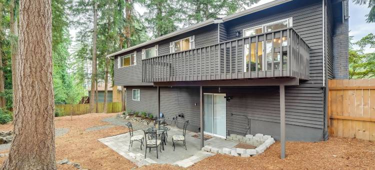 布雷默顿带火坑的家，靠近公园和博物馆(Bremerton Home w/ Fire Pit Near Parks & Museums)图片