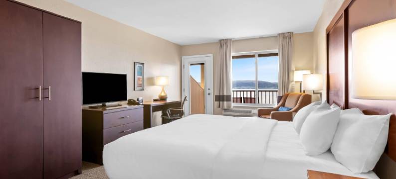 的因特拉克湖前舒适酒店(Comfort Inn & Suites Munising-Lakefront)图片