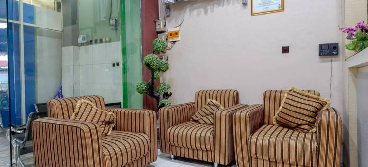 红多兹伊斯兰@印尼肯达里酒店(RedDoorz Syariah @ Hotel Wisma Indonesia Kendari)图片