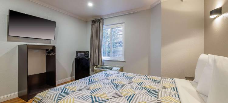 奥本6号汽车旅馆(Motel 6 Auburn, CA)图片