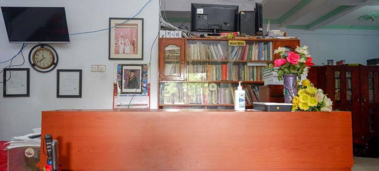 红多兹伊斯兰酒店-近RS米特拉西亚加(RedDoorz Syariah Near RS Mitra Siaga)图片