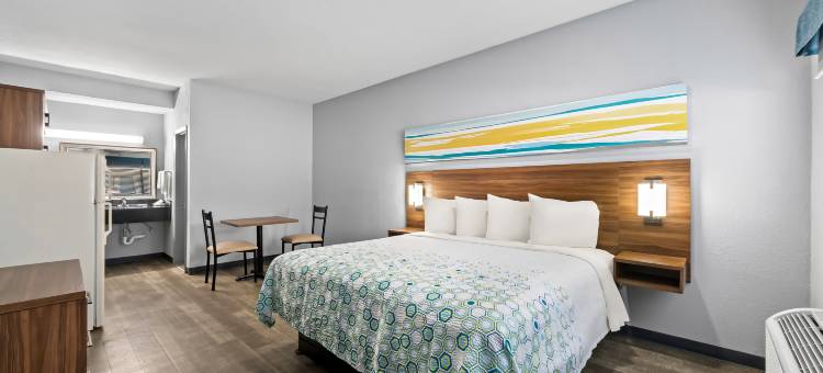 圣安东尼奥东霍姆汤公寓-Frost Bank中心(HomeTowne Studios by Red Roof San Antonio E - Frost Bank Center)图片