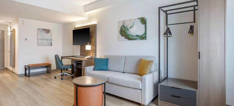 纽瓦克自由国际机场舒适套房酒店(Comfort Inn & Suites Newark Liberty International Airport)图片