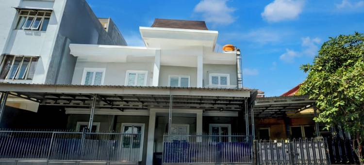 OYO 94818 萨比娜伊斯兰旅馆(OYO 94818 Sabina House Syariah)图片