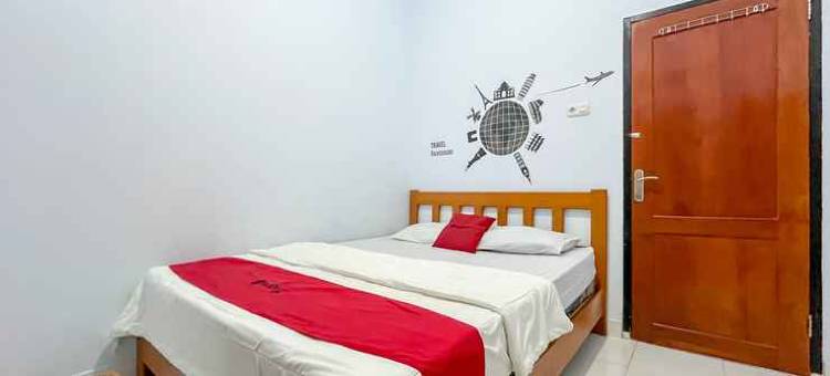 RedDoorz Syariah at Home Ampana Guest House Ampana Kota图片