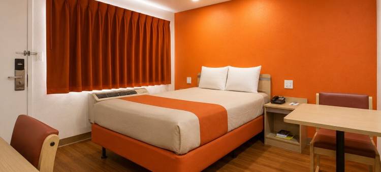 加州洛斯特希尔斯Motel 6酒店(Motel 6 Lost Hills, CA)图片