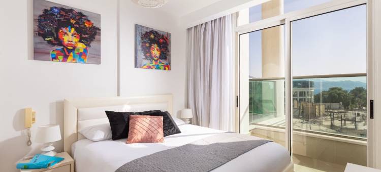 MAMAD - 明亮的埃拉特阳台和泳池度假屋(Mamad - Bright Eilat Escape with Balcony n Pool)图片