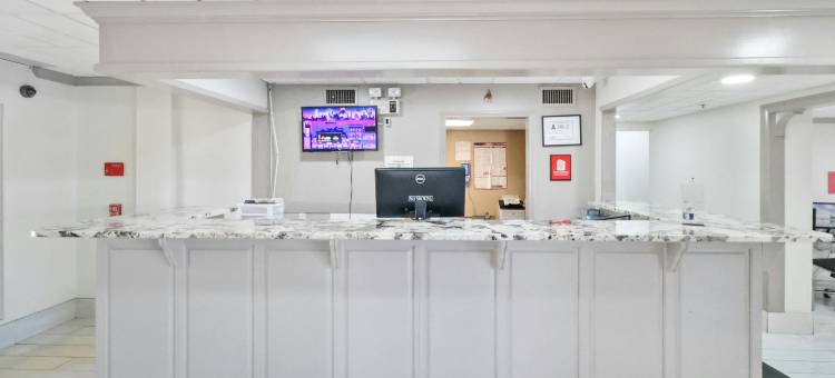 布拉格堡费耶特维尔红顶套房酒店(Red Roof Inn & Suites Fayetteville - Fort Bragg)图片