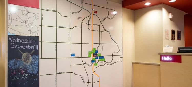 斯科特斯德凤凰城索内斯塔简单套房酒店(Sonesta Simply Suites Phoenix Scottsdale)图片