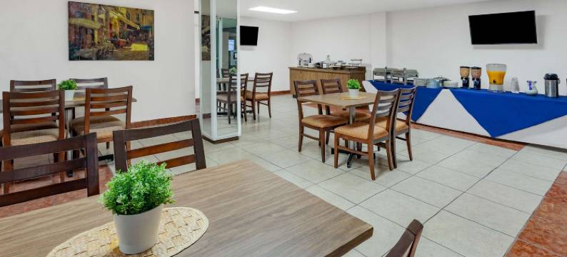 彼德拉斯内格拉斯温德姆戴斯酒店(Days Inn by Wyndham Piedras Negras)图片