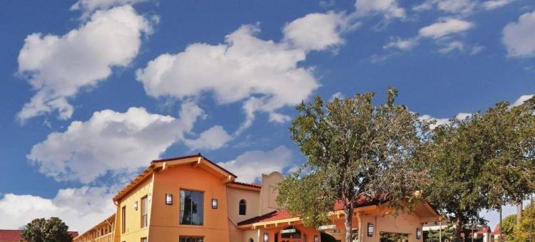 阿马里洛市中心拉昆塔温德姆酒店(La Quinta Inn by Wyndham Amarillo Mid-City)图片