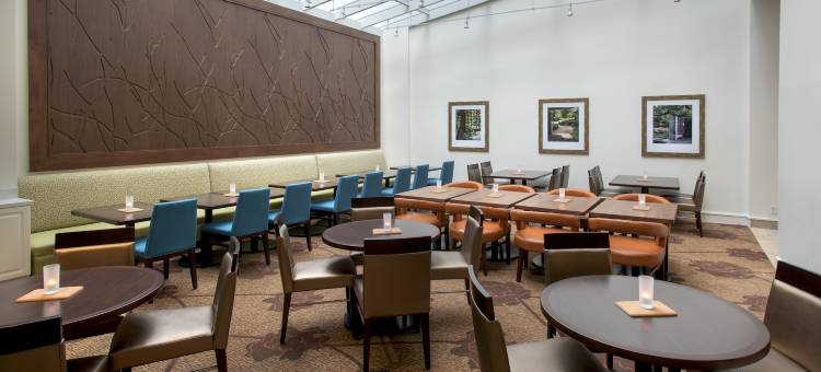 芝加哥市中心河滨步道希尔顿花园酒店(Hilton Garden Inn Chicago Downtown Riverwalk)图片