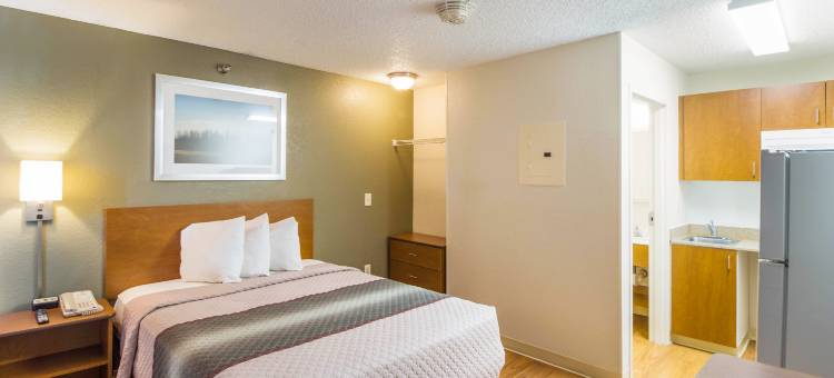 休斯顿家乡一室公寓酒店-西橡树能源走廊(HomeTowne Studios by Red Roof Houston - West Oaks/  Energy Corridor)图片