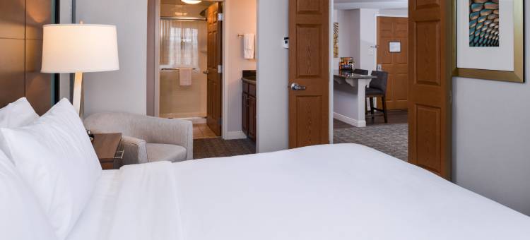 Staybridge Suites印第安纳波利斯市中心-会议中心由IHG(Staybridge Suites Indianapolis Downtown-Conv Ctr)图片