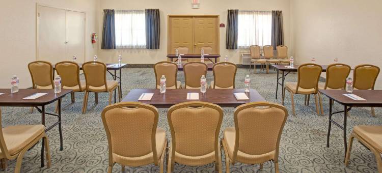 达拉斯东速8酒店(Super 8 Dallas East Near Fair Park Downtown)图片