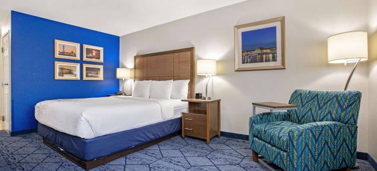 赛普拉斯东北长滩拉昆塔温德姆套房酒店(La Quinta Inn & Suites by Wyndham NE Long Beach/Cypress)图片