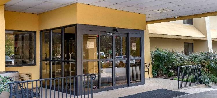 罗利达勒姆机场凯艺套房酒店(Quality Inn & Suites Raleigh Durham Airport)图片