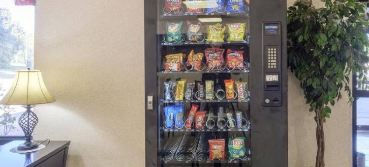 恩波里亚红顶酒店(Quality Inn)图片